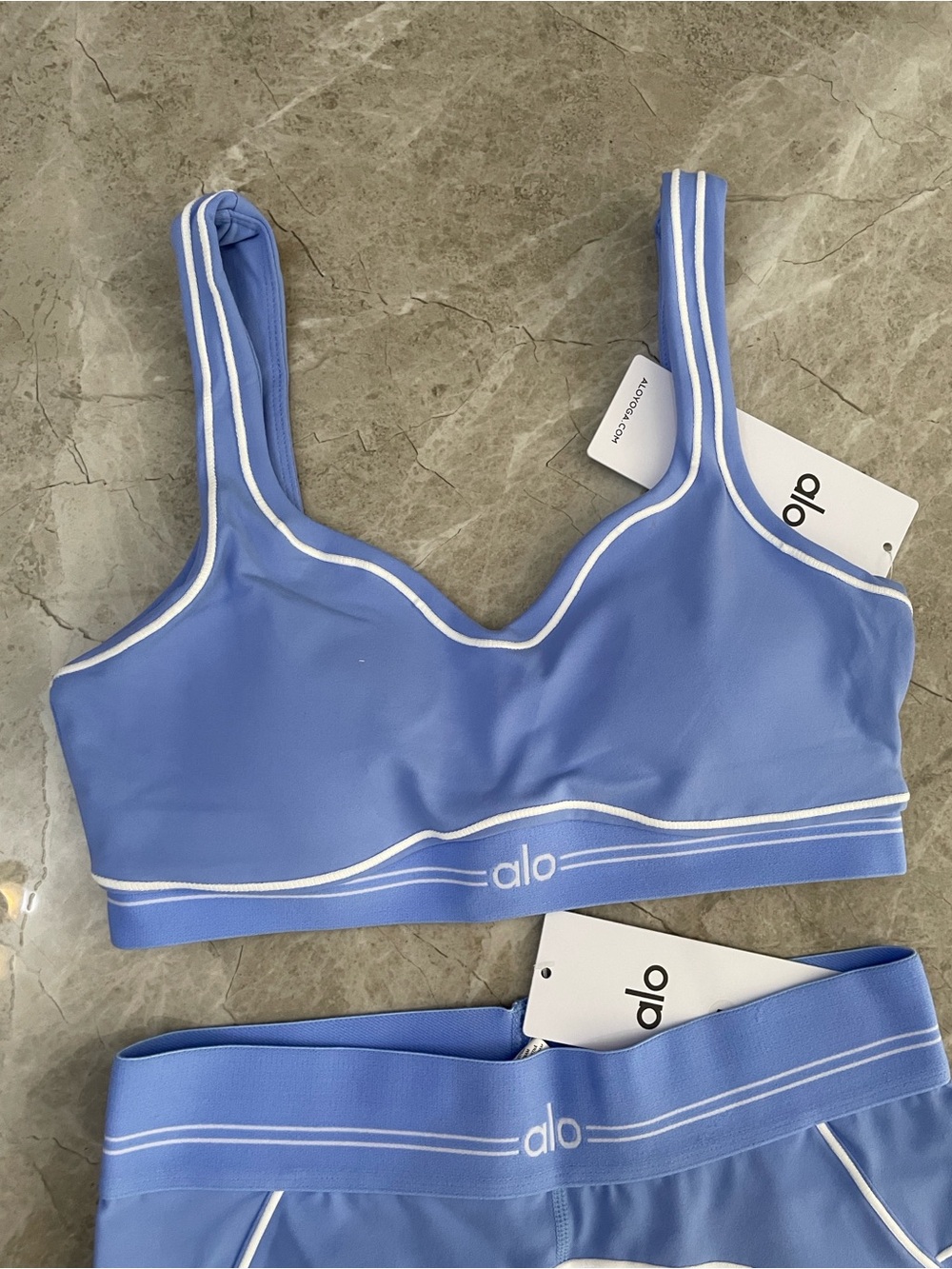 ALO Yoga Lavender-Blue High-Rise Leggings with White Piping - Picture 3 of 4